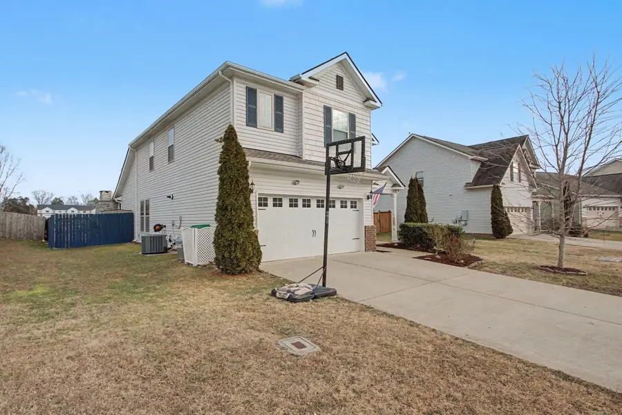 1020 Keeneland Dr, Spring Hill, TN 37174 - #3