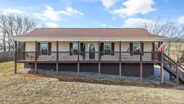 1911 Smokey Meadows Drive, Dandridge, TN 37725