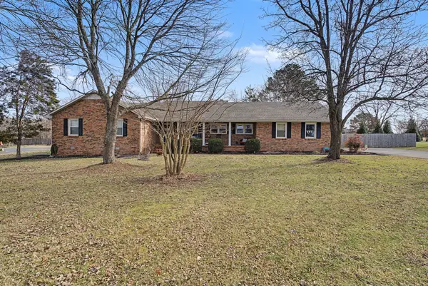 1404 Country Club Dr, Tullahoma, TN 37388