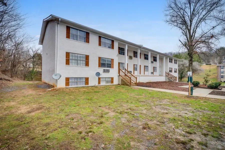 1433 Stratford Rd, Kingsport, TN 37664 - #2