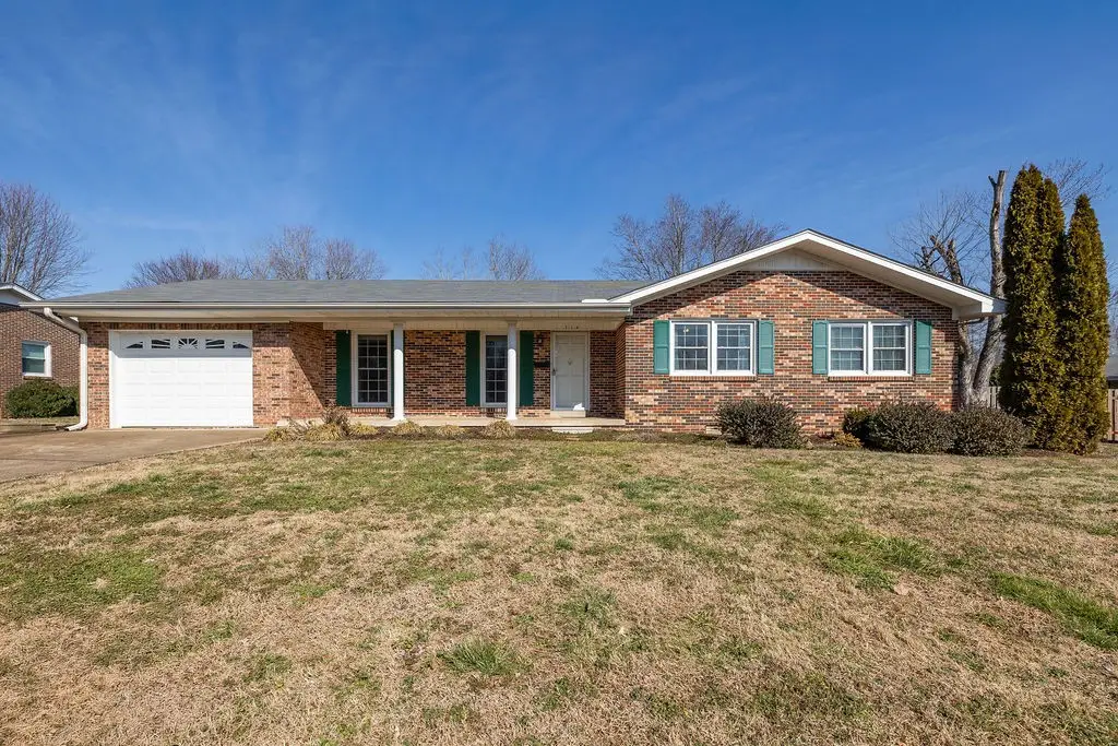 714 7th St, Lawrenceburg, TN 38464 - #1