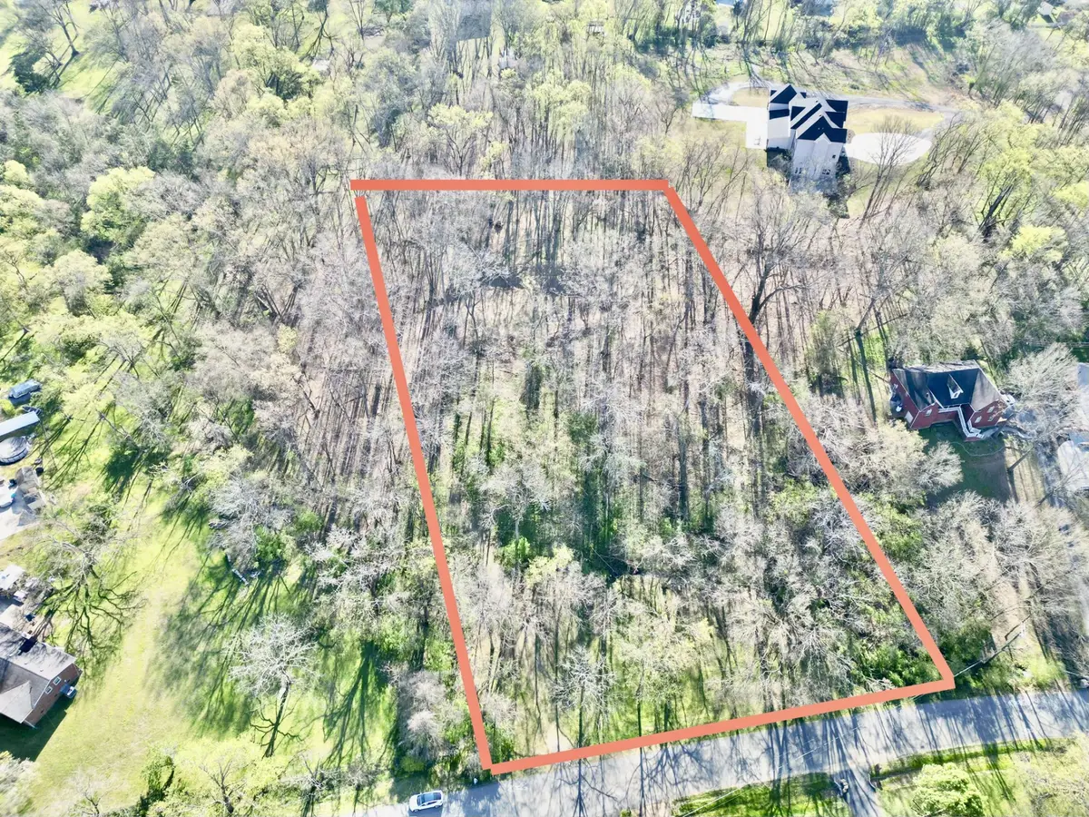 110 Lakeside Park Dr, Hendersonville, TN 37075 - #1