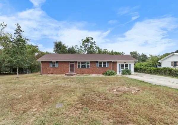 19 Gino Dr, Clarksville, TN 37042