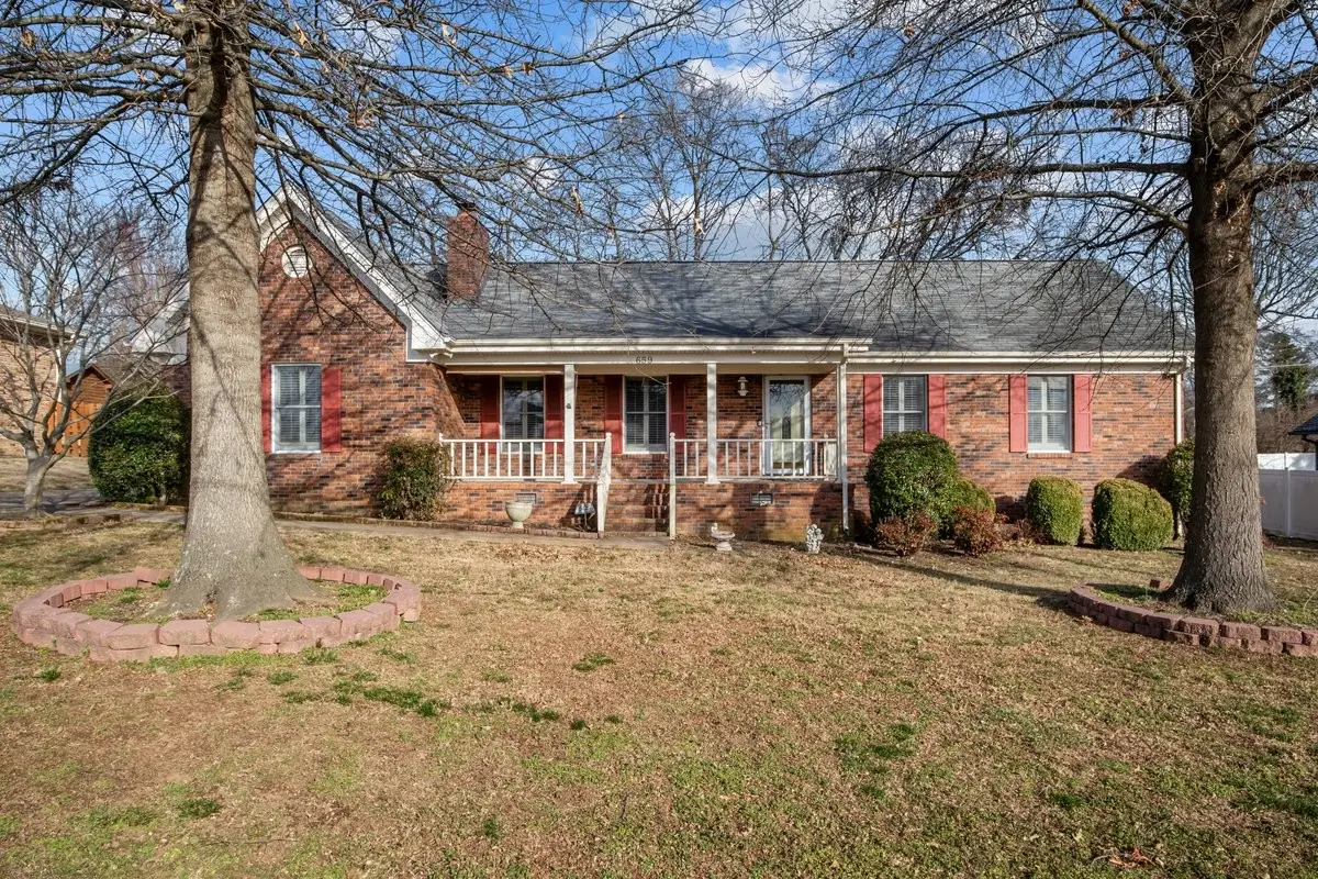 659 Davis Dr, Gallatin, TN 37066 - #1