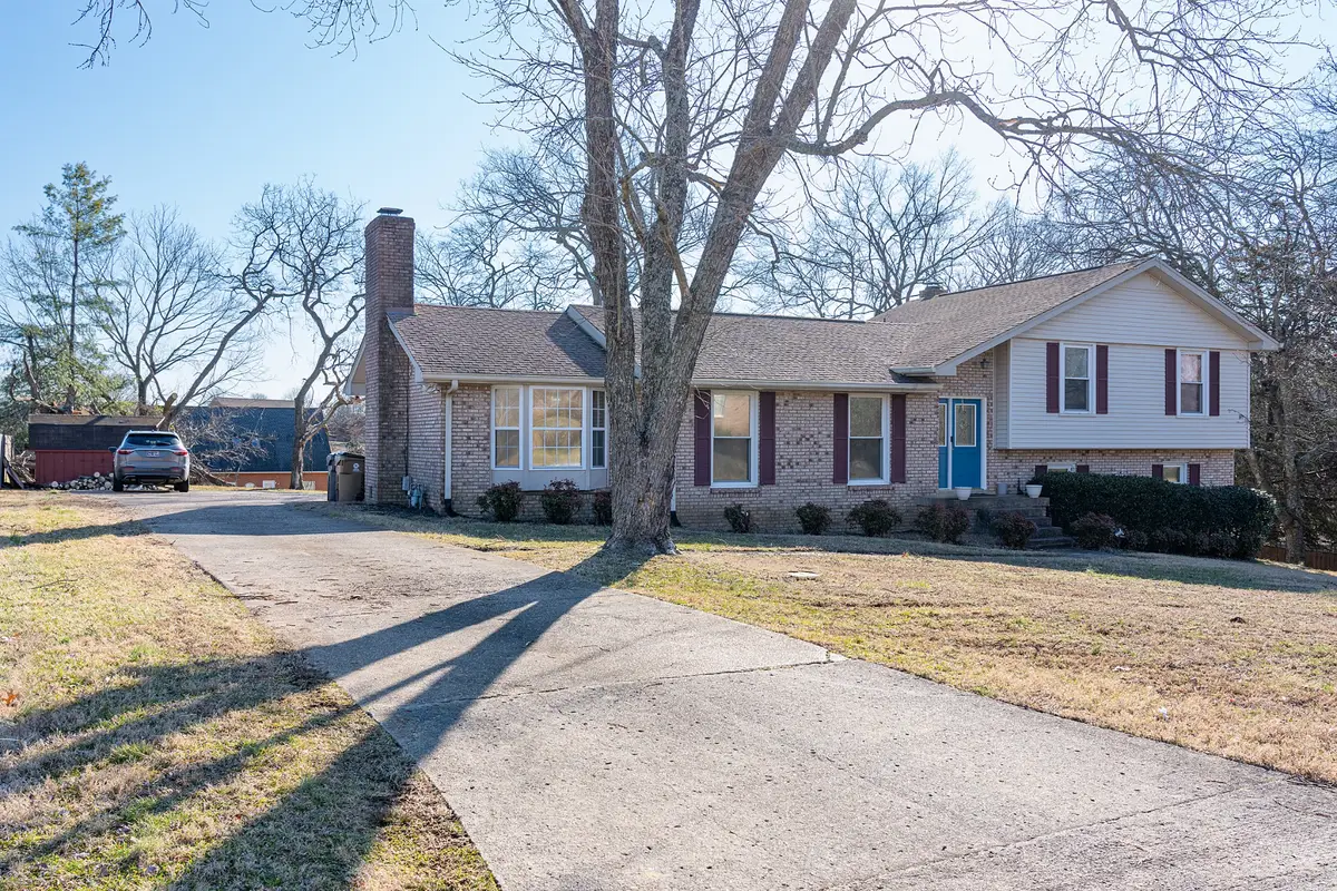 1005 Emily Dr, Goodlettsville, TN 37072 - #1