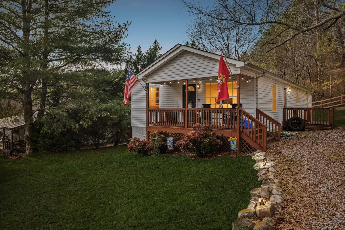 617 Bradley Avenue, La Fayette, GA 30728 - #1