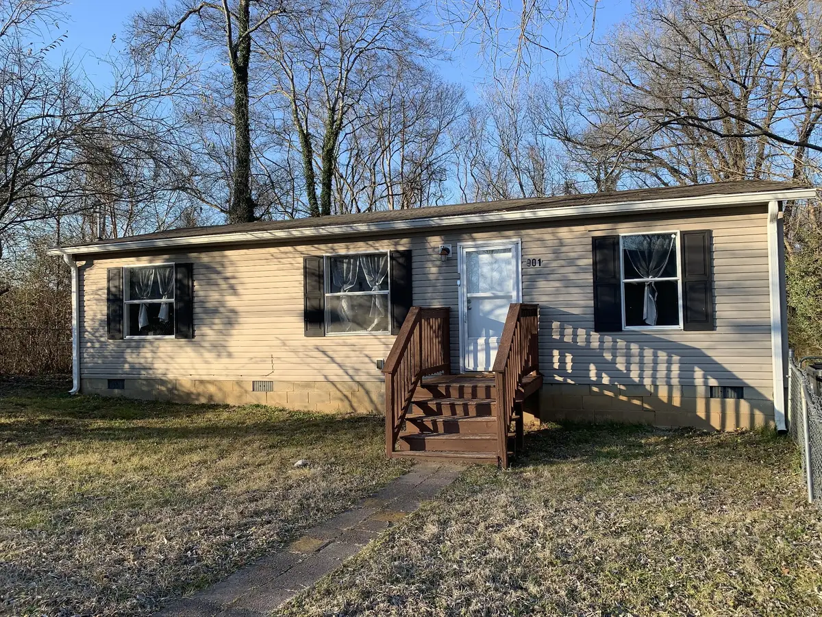 901 E 9th St, Columbia, TN 38401 - #1