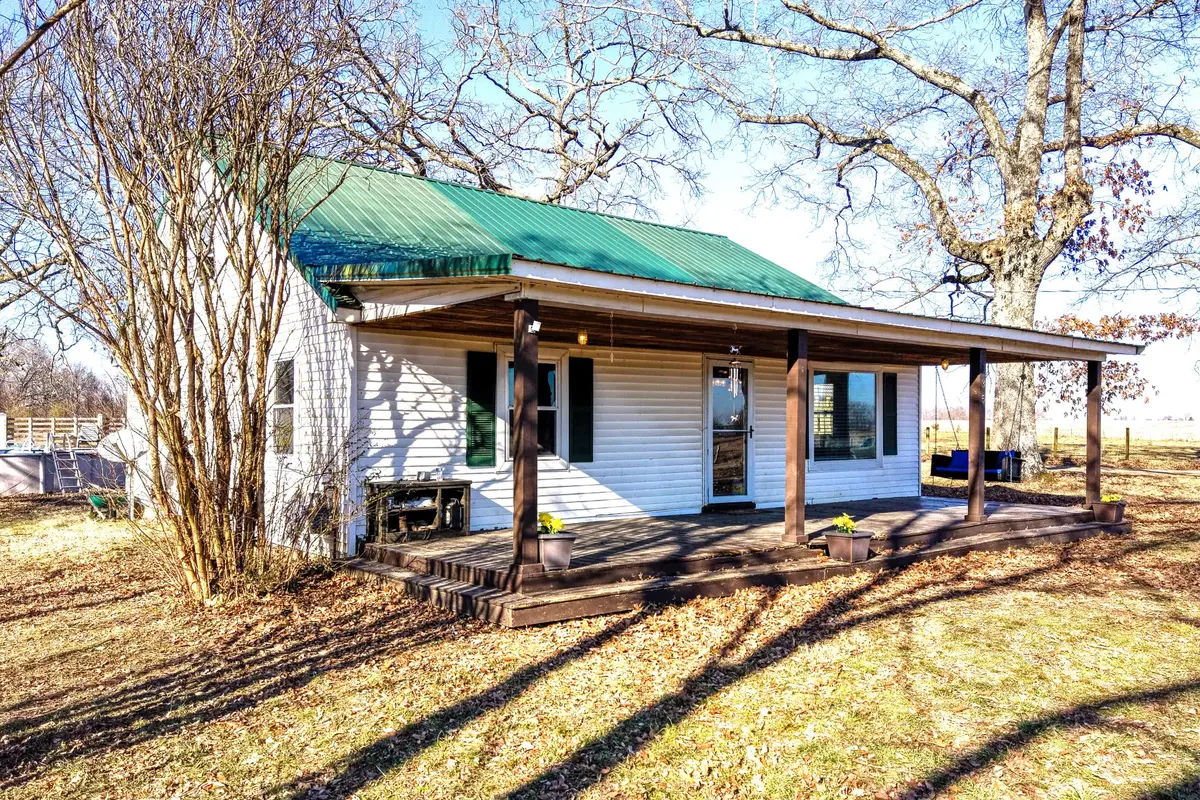 135 Campbellsville Pike, Ethridge, TN 38456 - #1