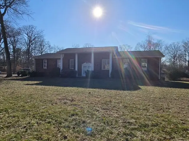 1501 Hillwood Cir, Lafayette, TN 37083 - #1