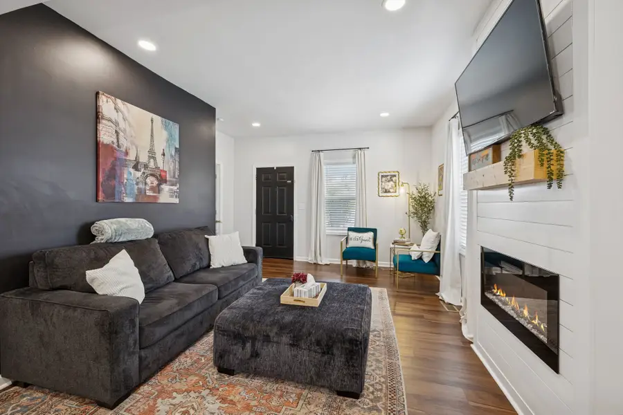 111 E 15th St, Columbia, TN 38401 - #3