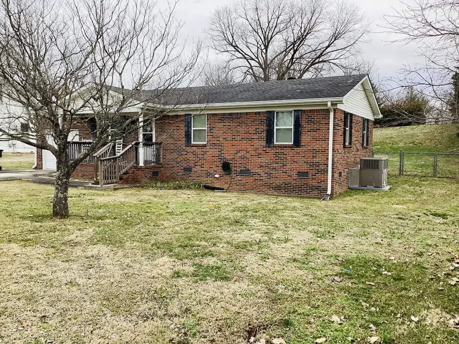634 N Spring St, McMinnville, TN 37110 - #2
