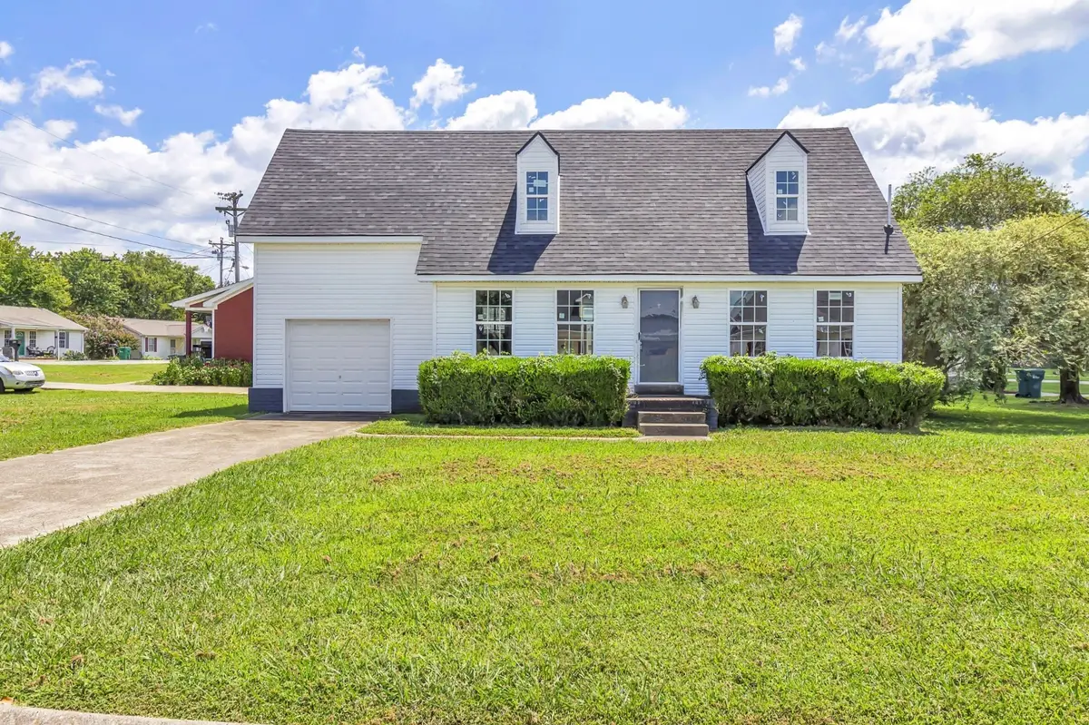 611 Fairgrounds Ct, Lebanon, TN 37087 - #1