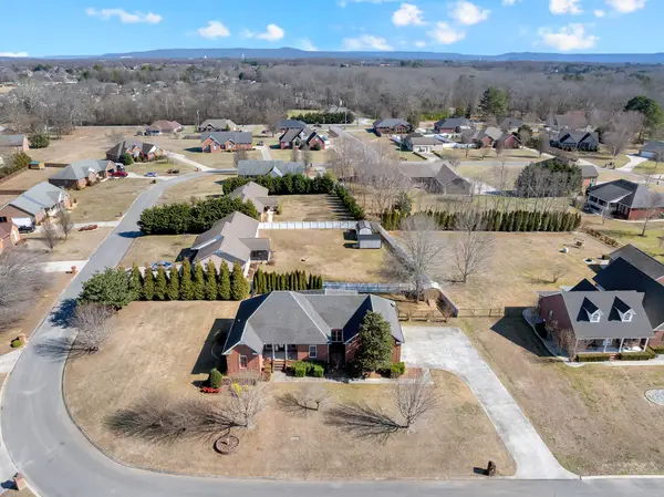 225 Crimson Dr, Winchester, TN 37398