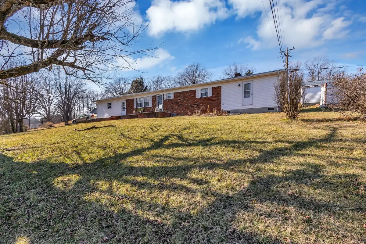 1900 N Hill Dr, Tazewell, TN 37879 - #1