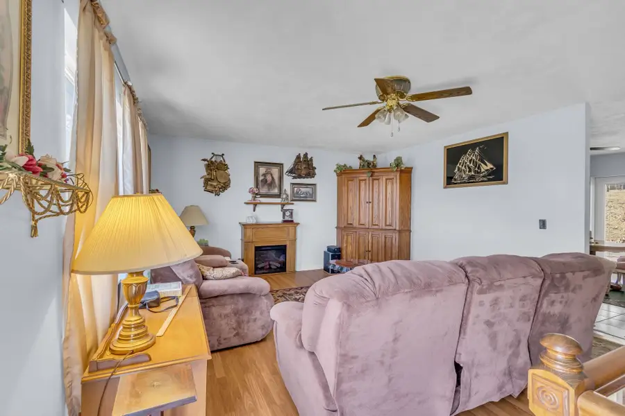 1900 N Hill Dr, Tazewell, TN 37879 - #3