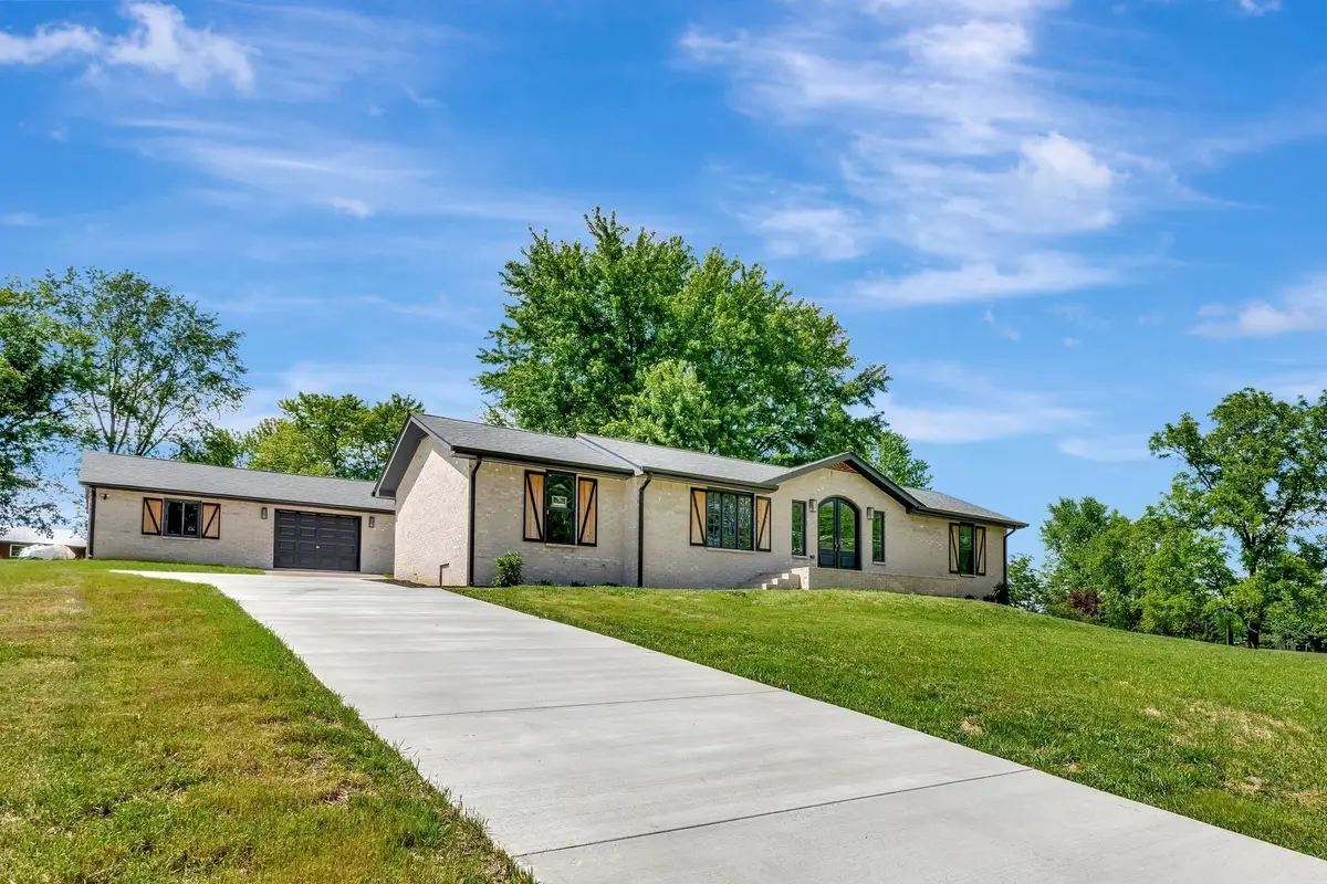 120 E Boiling Springs Rd, Portland, TN 37148 - #1