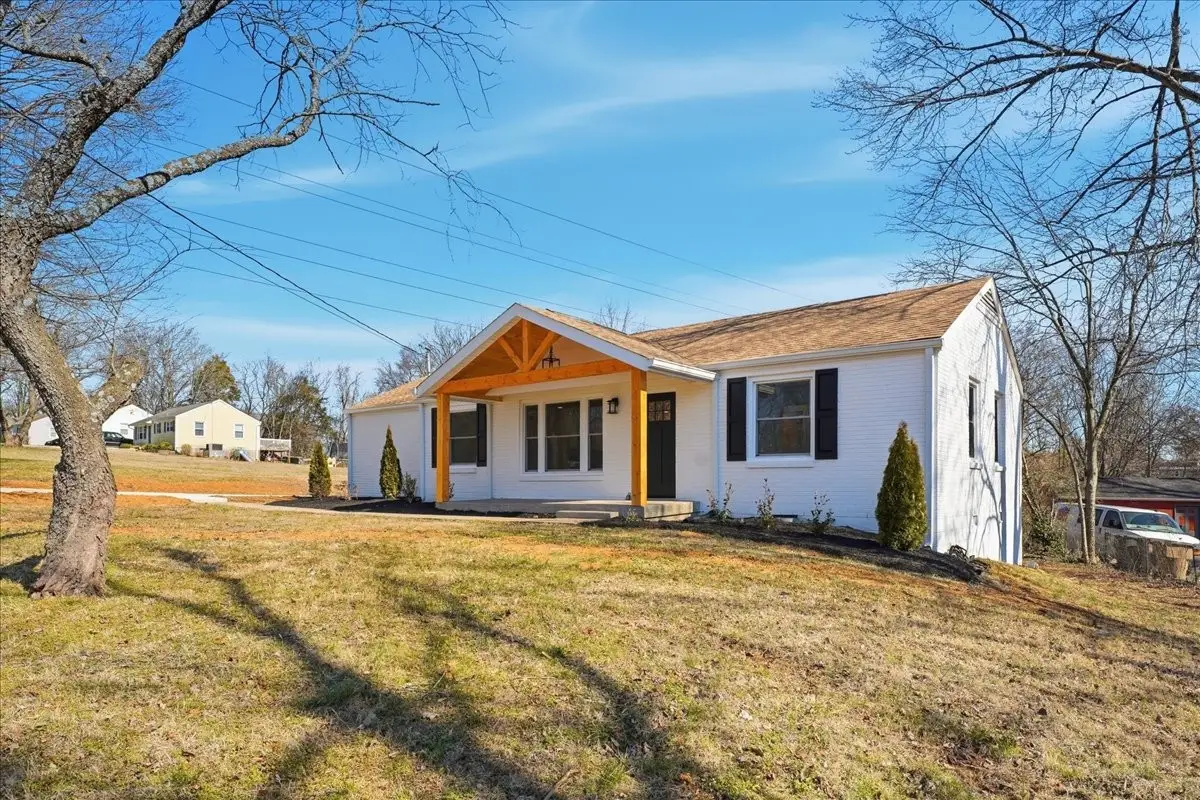 3021 Ironwood Dr, Nashville, TN 37214 - #1