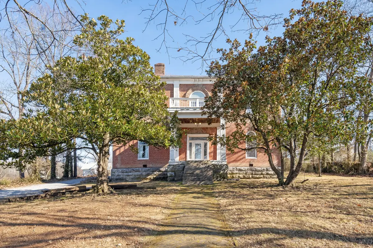 307 Vine St S, Wartrace, TN 37183 - #1