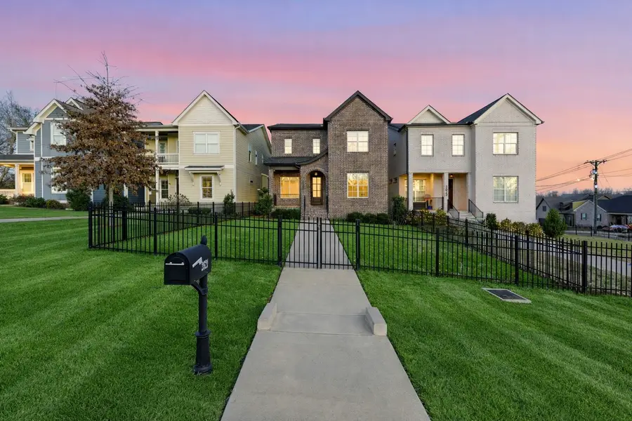 2621 Barclay Dr, Nashville, TN 37206 - #2