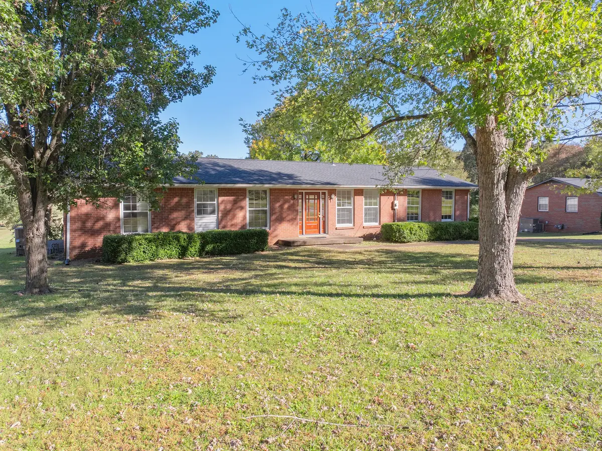 310 Benco Hills Dr, Camden, TN 38320 - #1