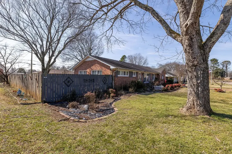 219 Admiral Cir, Lawrenceburg, TN 38464 - #3