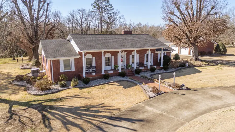 359 Cobblestone Dr, Savannah, TN 38372 - #2