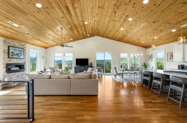 132 Highbridge Dr, Smithville, TN 37166