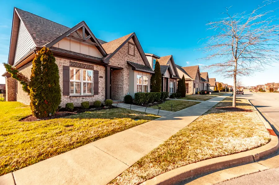 1130 S Mcmahan Dr, Gallatin, TN 37066 - #3