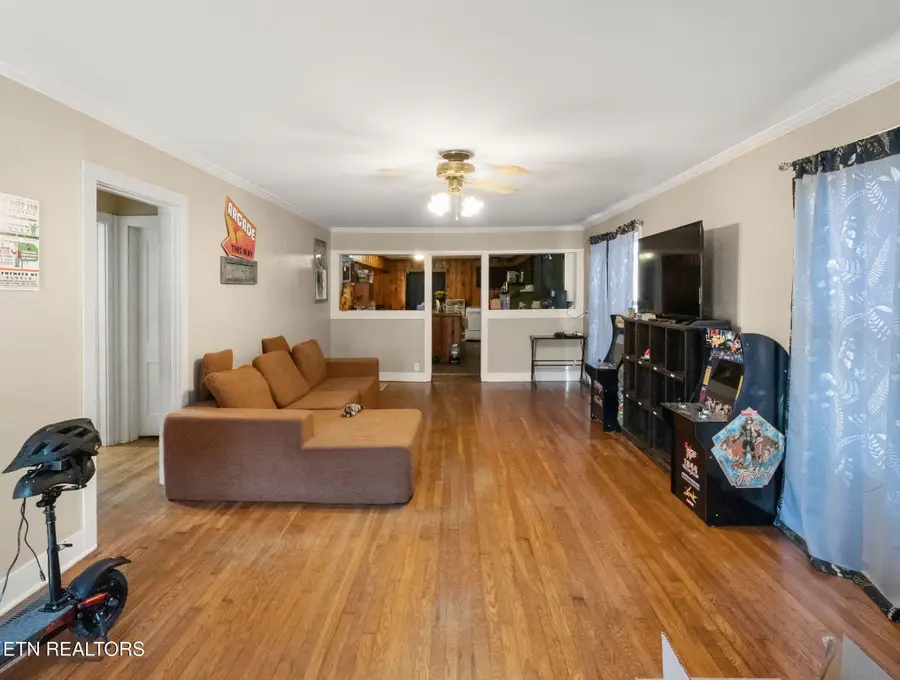 218 Marshall St, Martin, TN 38237 - #3