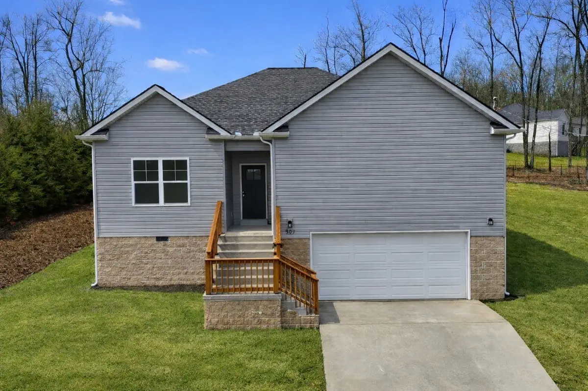 307 Graydon St, Shelbyville, TN 37160 - #1