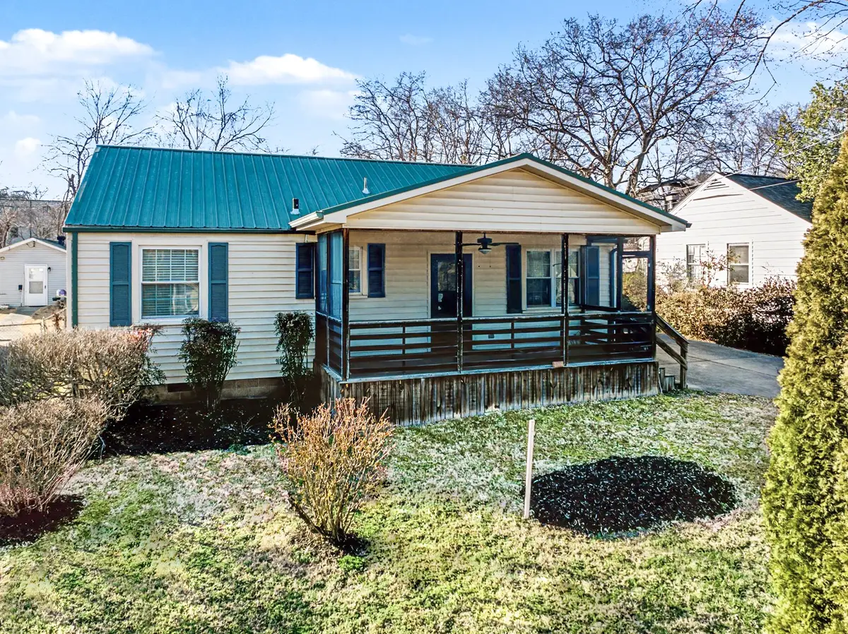 5615 Meadowcrest Ln, Nashville, TN 37209 - #1