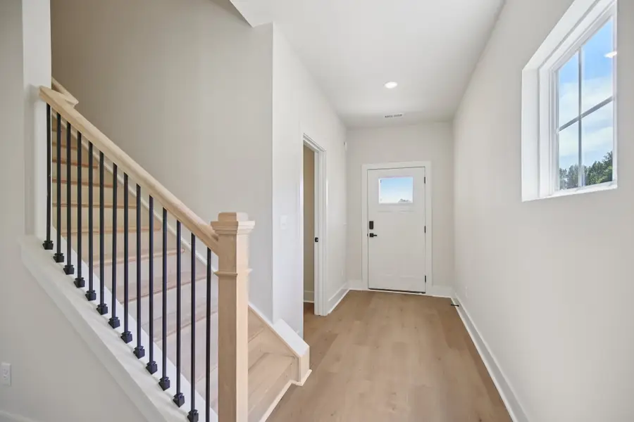 1048 Stagecoach Dr, White House, TN 37188 - #2