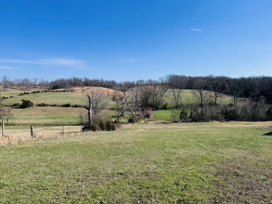 1528 Fairfield Rd, Westmoreland, TN 37186 - #2
