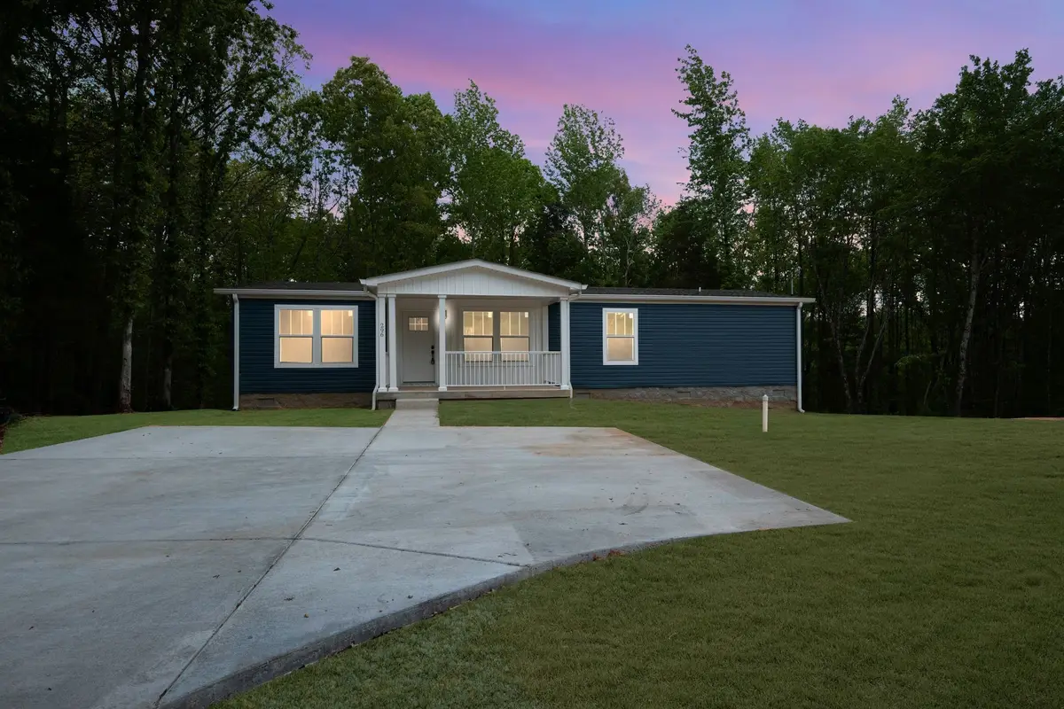 296 E Little Richland Rd, Waverly, TN 37185 - #1