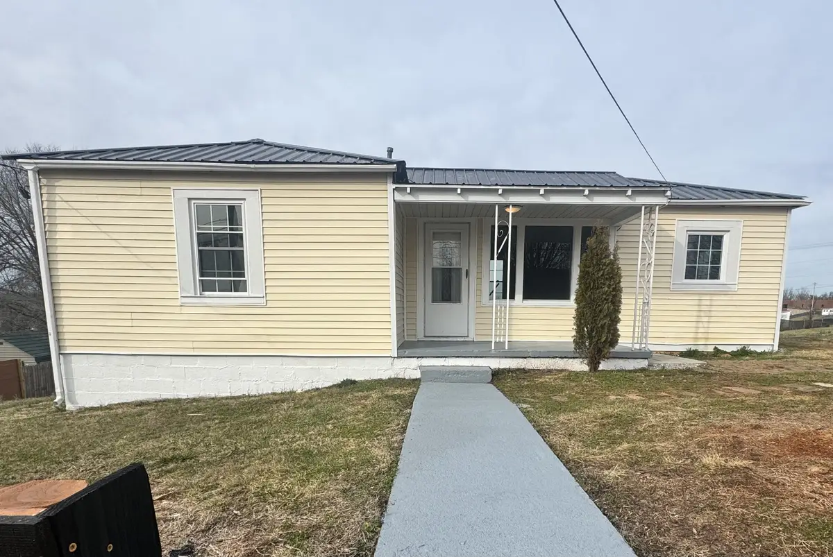 220 Bonner St, McMinnville, TN 37110 - #1