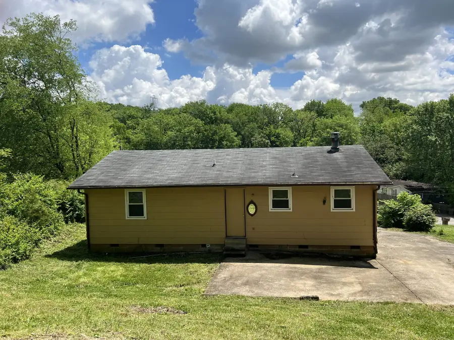 2405 Lloyd Ave, Nashville, TN 37218 - #2