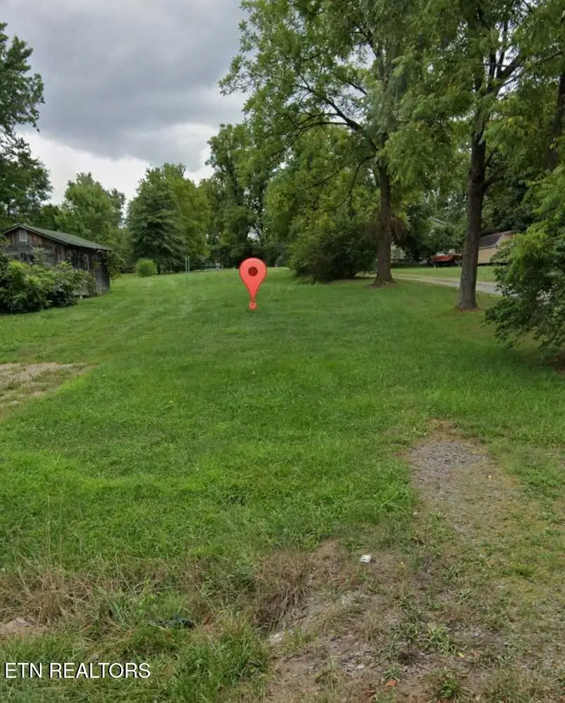 151 10th St, Crossville, TN 38555 - #1