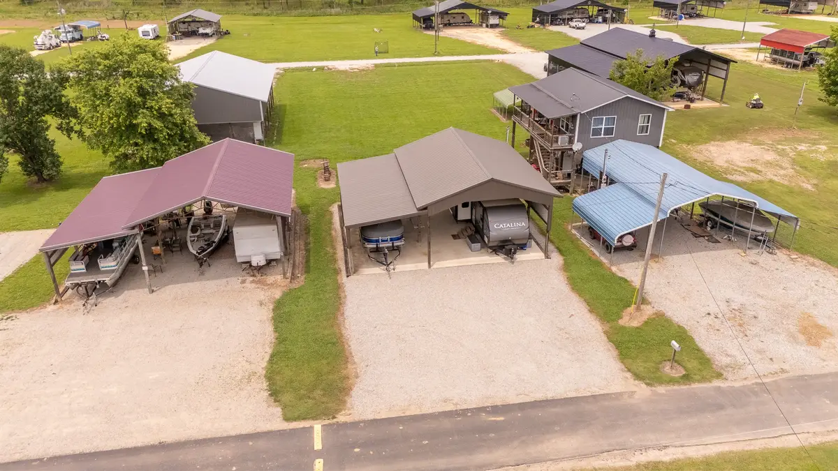 1038 Wc Pickett, Clifton, TN 38425 - #1