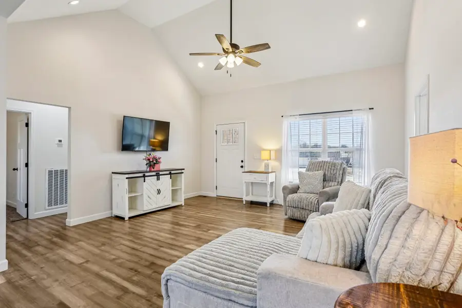 1135 High Lake Dr, Dickson, TN 37055 - #3