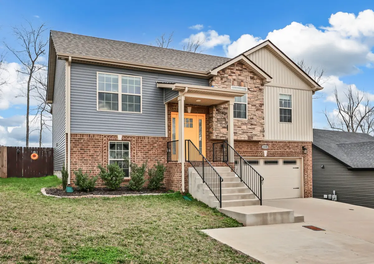 1200 Cardinal Creek Dr, Clarksville, TN 37040 - #1