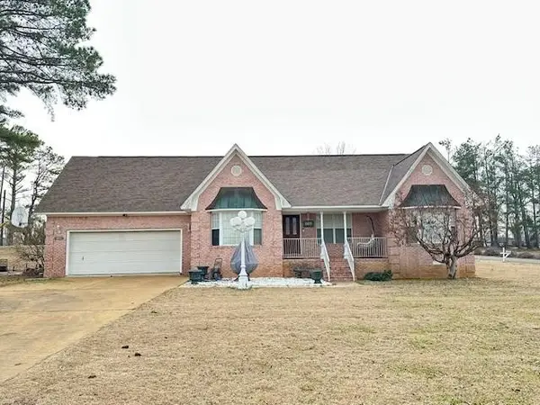 605 Farber Dr, Adamsville, TN 38310