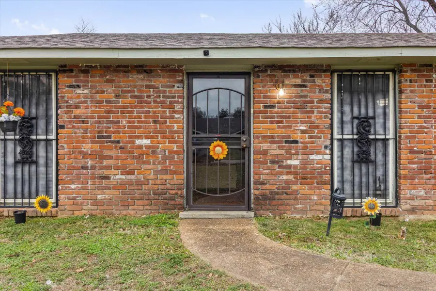 214 Ivan Rd, Memphis, TN 38109 - #3
