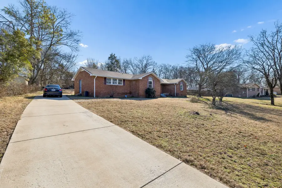 524 Idlewood Dr, Mount Juliet, TN 37122 - #3