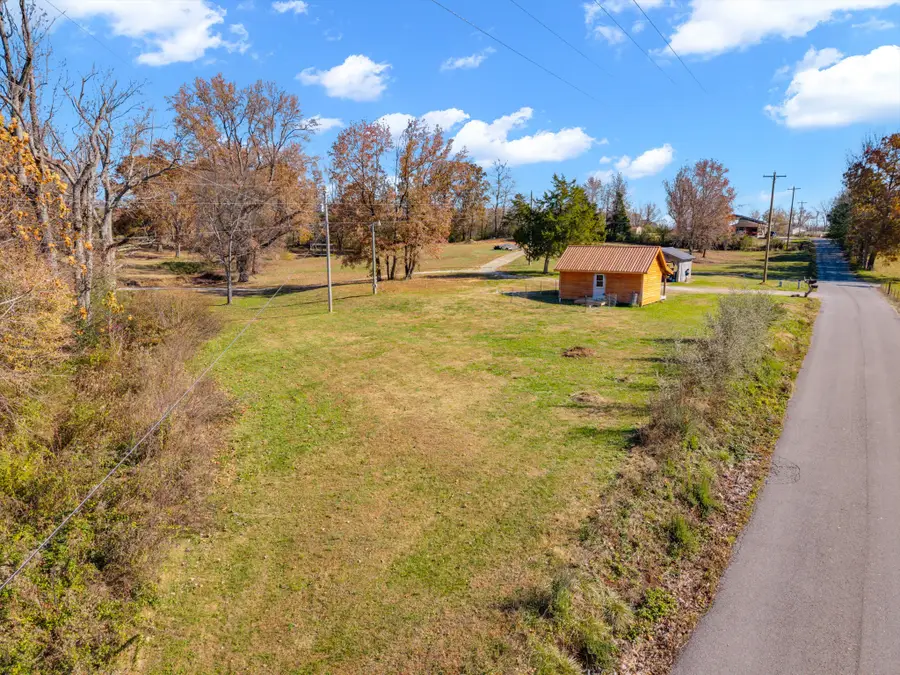 8585 Fox Hill Dr, Baxter, TN 38544 - #2