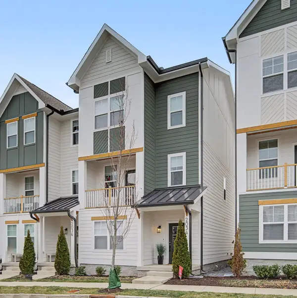 2034 Maple View Ln, Nashville, TN 37207