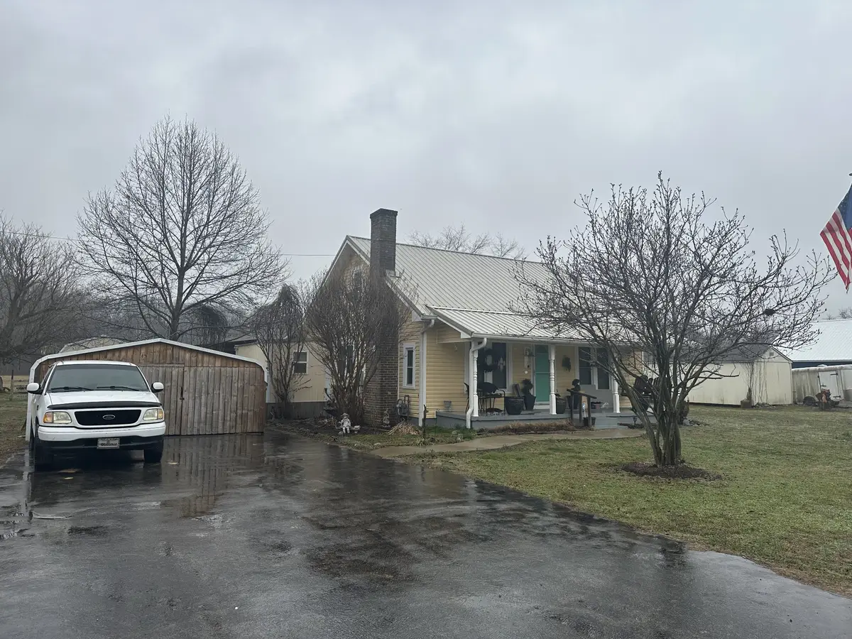 2342 Pulaski Hwy, Lawrenceburg, TN 38464 - #1