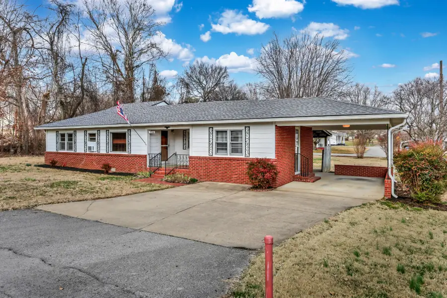 116 N Saltsman Dr, Hopkinsville, KY 42240 - #2