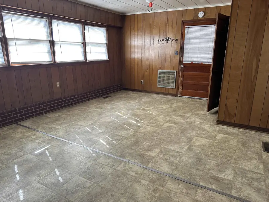 105 Hays St, Savannah, TN 38372 - #3