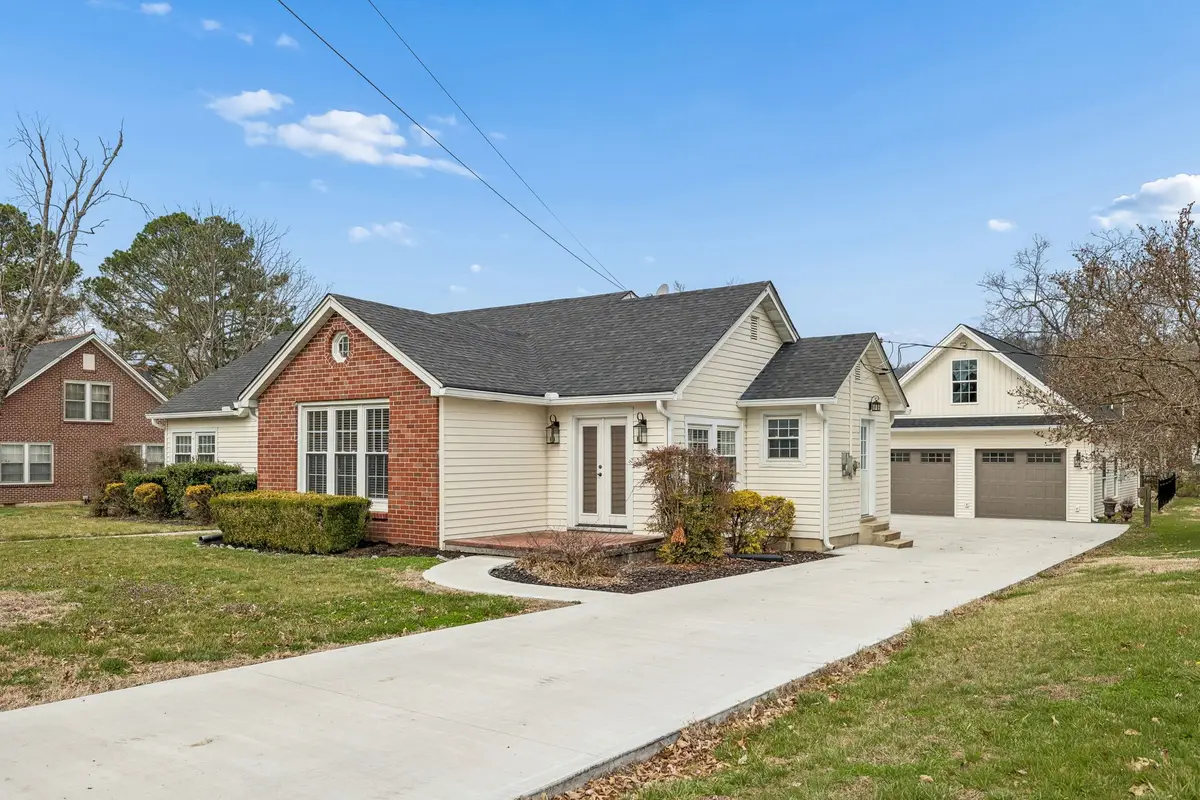 225 Jackson Ave, Carthage, TN 37030 - #1