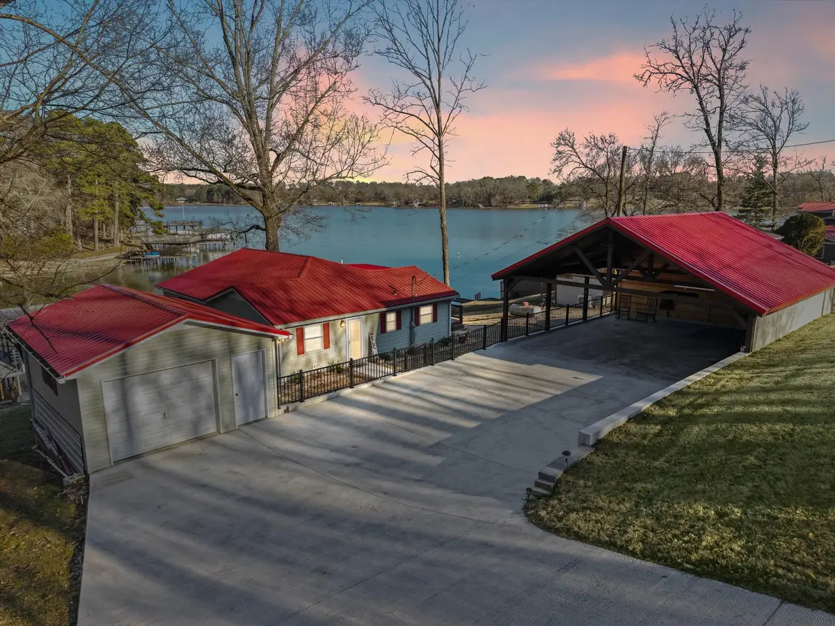 500 Elk River Shores Dr, Rogersville, AL 35652 - #1